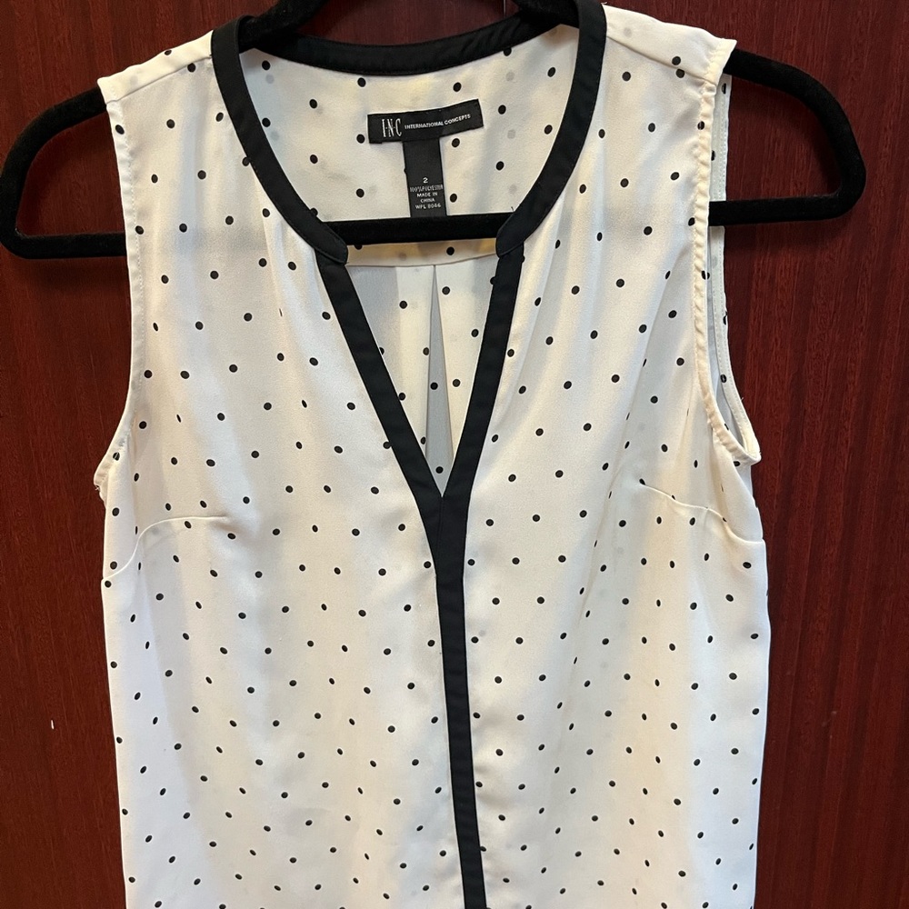 Light weight shirt sleeve shirt